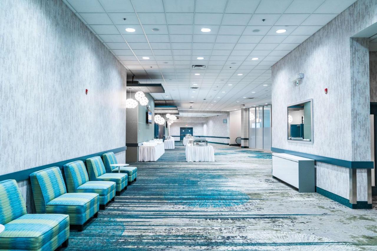 Coast Hotel & Convention Centre Langley Bagian luar foto