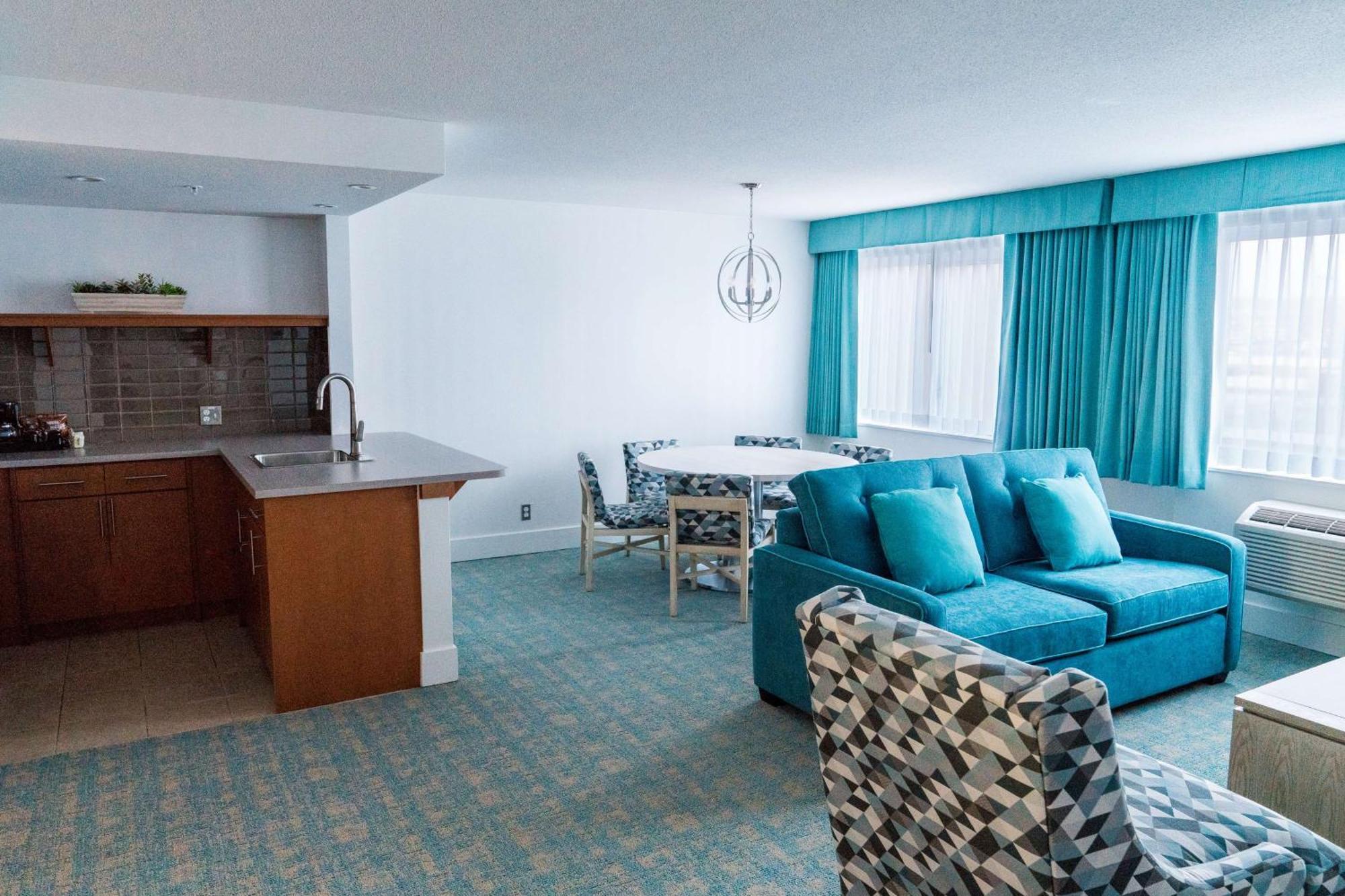 Coast Hotel & Convention Centre Langley Bagian luar foto