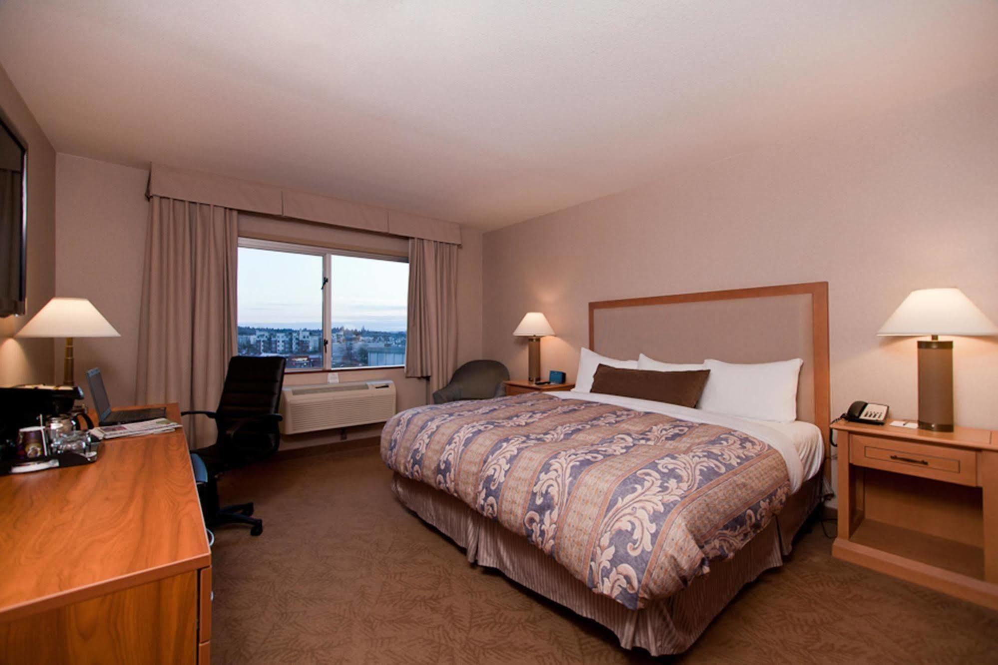 Coast Hotel & Convention Centre Langley Bagian luar foto