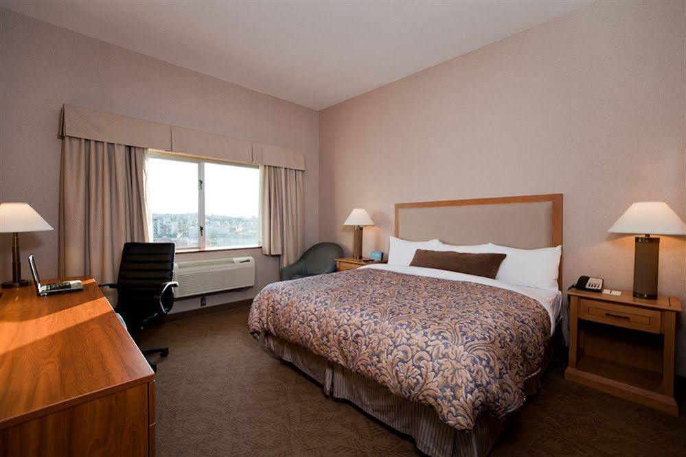 Coast Hotel & Convention Centre Langley Bagian luar foto