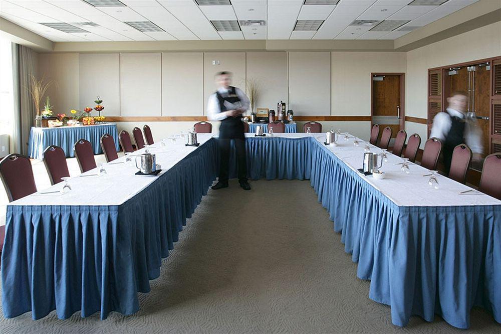 Coast Hotel & Convention Centre Langley Bagian luar foto