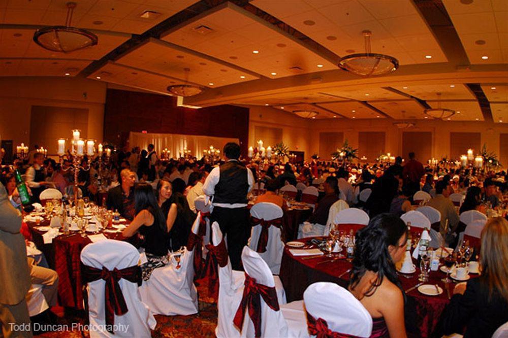 Coast Hotel & Convention Centre Langley Bagian luar foto