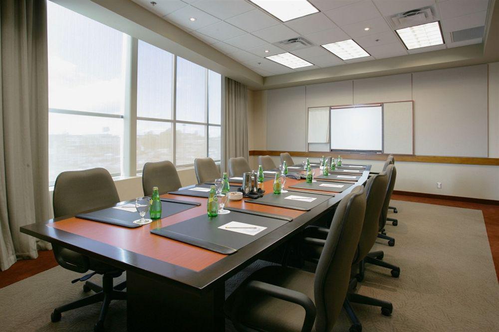 Coast Hotel & Convention Centre Langley Bagian luar foto